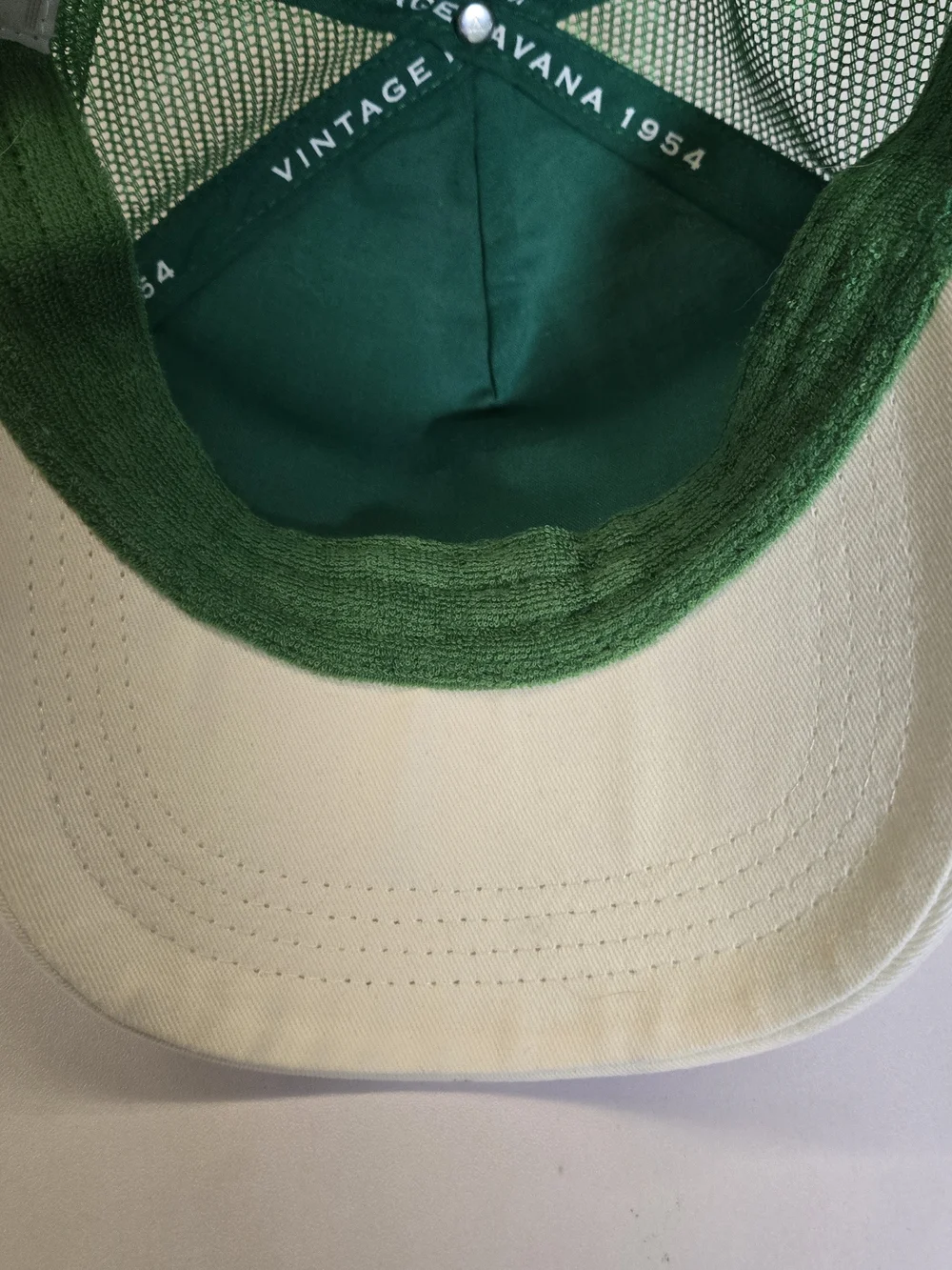 NWOT Vintage Havana White Trucker Hat Pink Star Green Mesh Cap